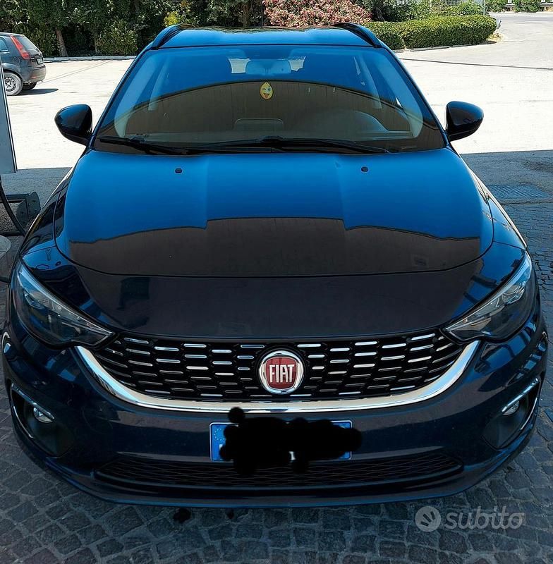 Usata Fiat Tipo Lounge 120 CV (88 kW) 2017 Blu Station wagon