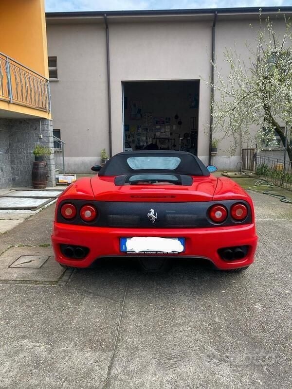 Usata Ferrari 360 400 CV (294 kW) 2002 Rosso Cabrio