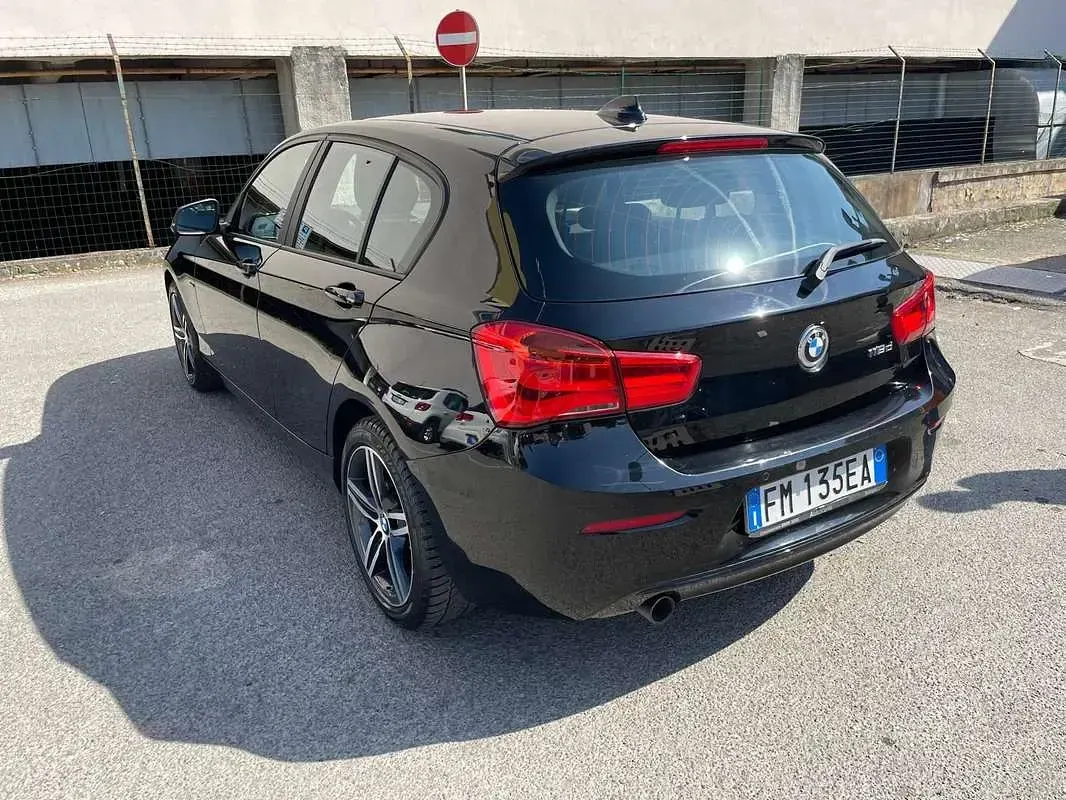 Usata BMW 118 Sport Line 150 CV (110 kW) 2017 Nero Utilitaria