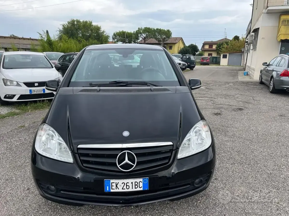 Usata Mercedes A160 Edition 95 CV (69 kW) 2011 Nero Utilitaria