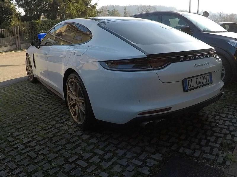 Usata Porsche Panamera 441 CV (324 kW) 2020 Nero Berlina