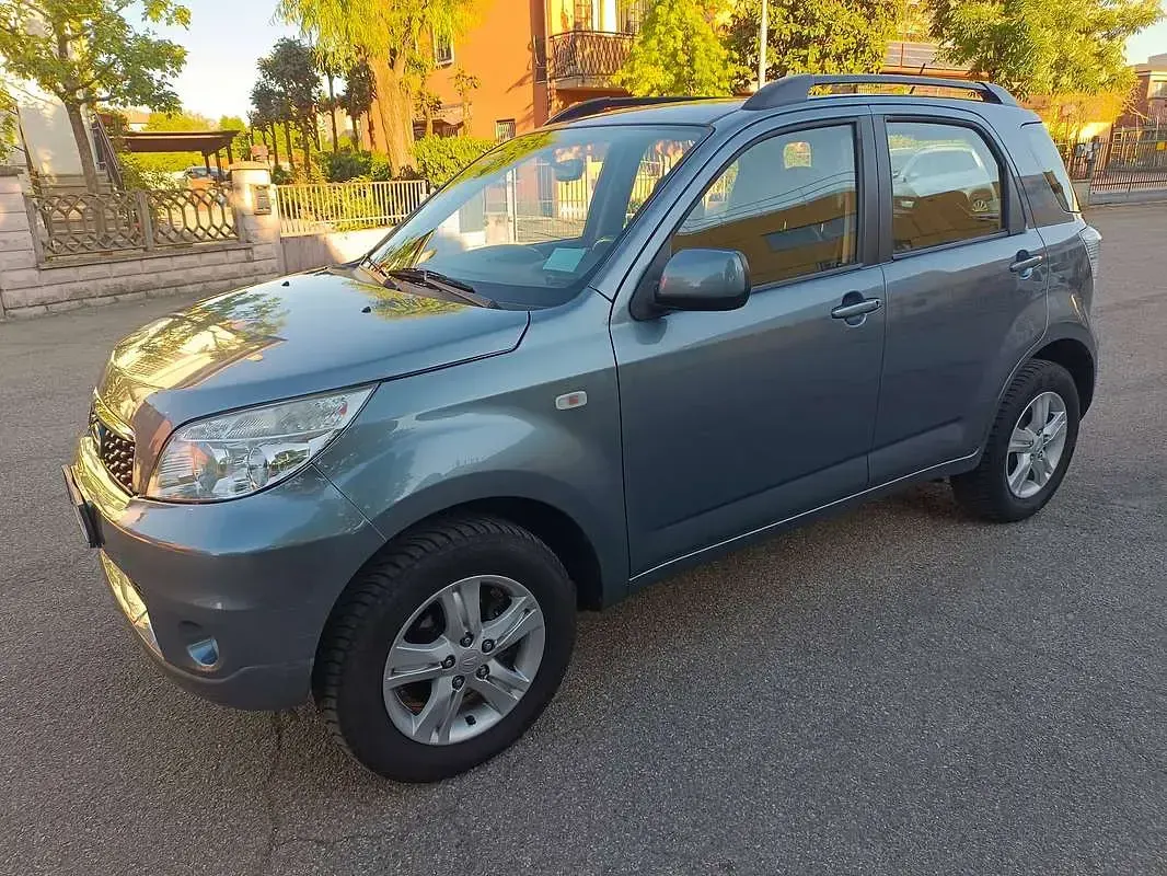 Usata Daihatsu Terios 105 CV (77 kW) 2010 Grigio SUV