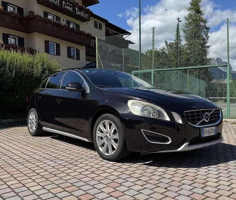 Usata Volvo S60 Summum 163 CV (119 kW) 2012 Nero Berlina