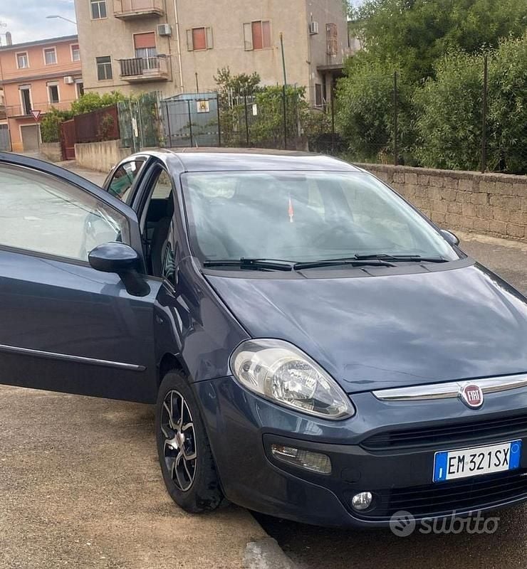 Usata Fiat Punto Evo 69 CV (50 kW) 2011 Grigio Utilitaria