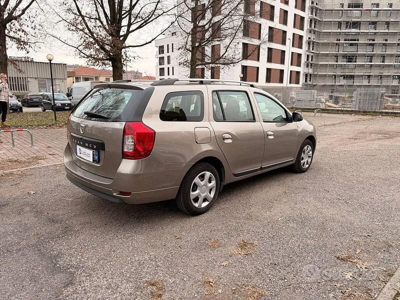 Usata Dacia Logan MCV Lauréate 90 CV (66 kW) 2013 Bronzo Station wagon