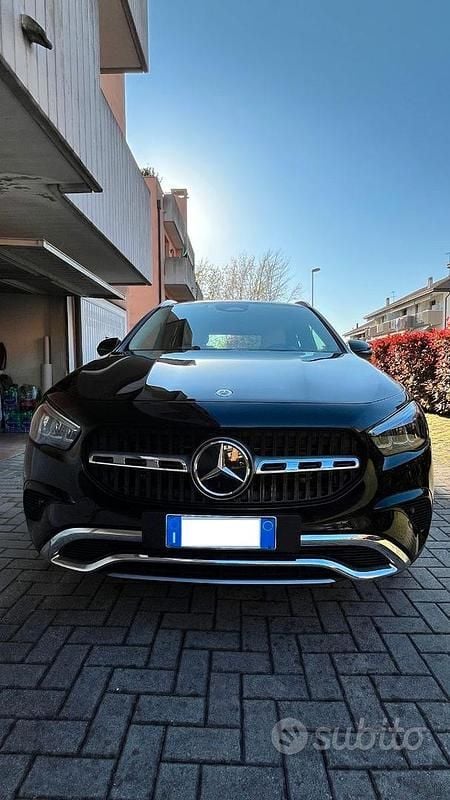 Usata Mercedes GLA180 Progressive 116 CV (85 kW) 2023 Nero SUV