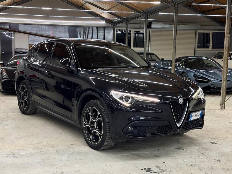 Usata Alfa Romeo Stelvio Super 210 CV (154 kW) 2017 Nero SUV