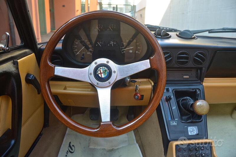 Usato 1990 Alfa Romeo Spider 2.0 Benzin 122 CV (25.000 €)