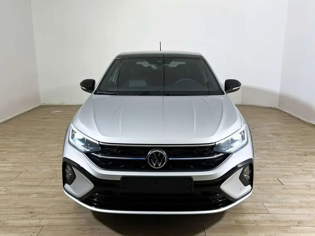 Ny VW Taigo R-line Plus 116 HK (85 kW) 2026 Silver SUV