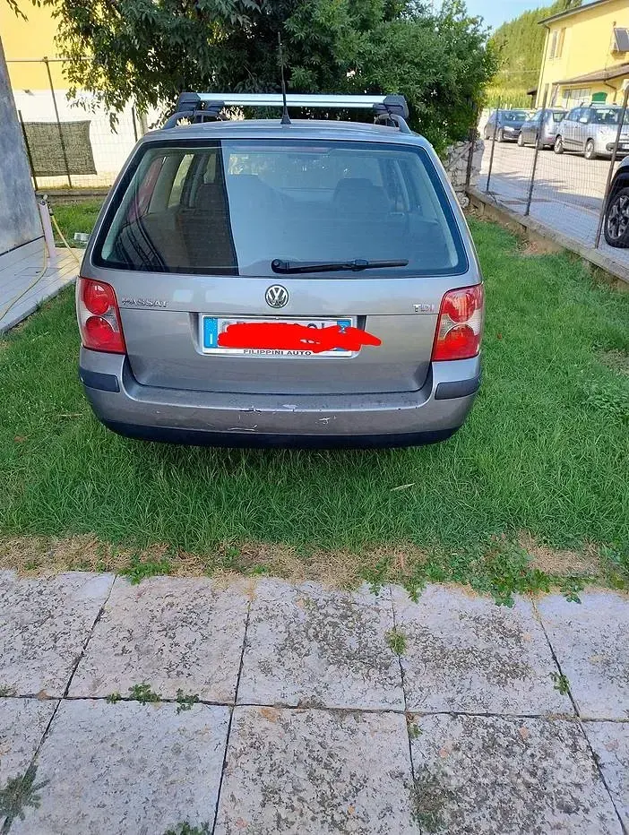 Usata VW Passat 130 CV (95 kW) 2004 Grigio Station wagon