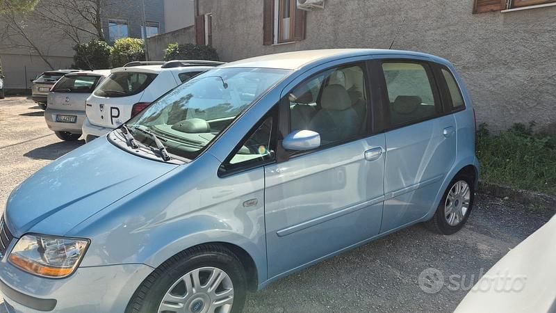 Usata Fiat Idea 70 CV (51 kW) 2004 Monovolume