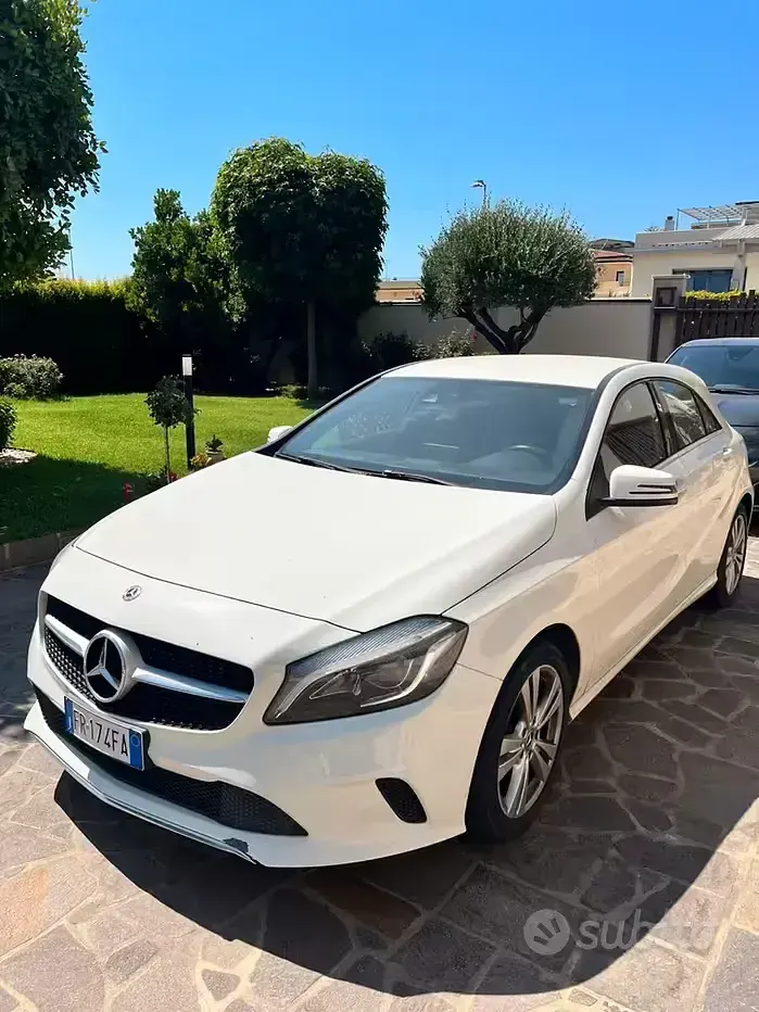 Usata Mercedes A180 Premium 109 CV (80 kW) 2018 Bianco Berlina