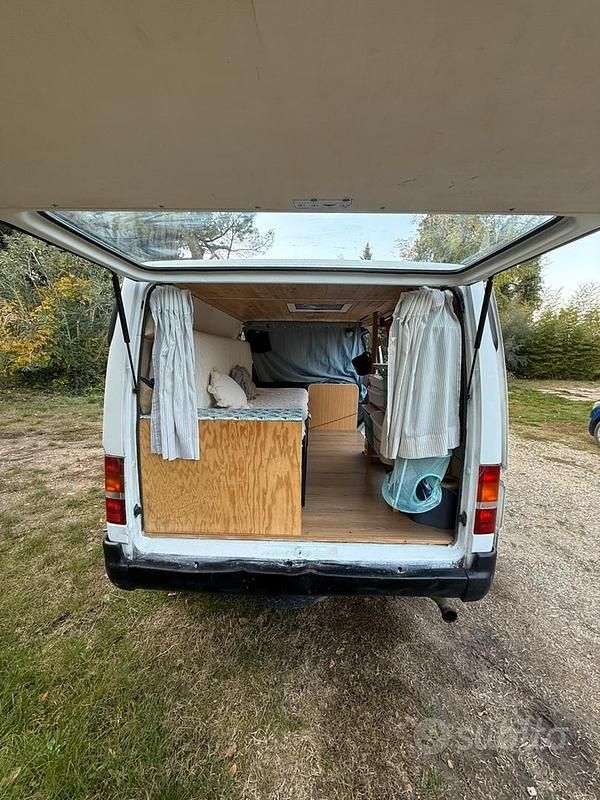 Usata Ford Transit 76 CV (55 kW) 1996 Bianco Berlina