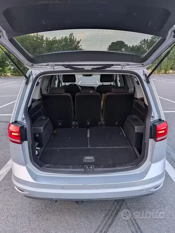Usata VW Touran Business 115 CV (84 kW) 2017 Grigio Monovolume