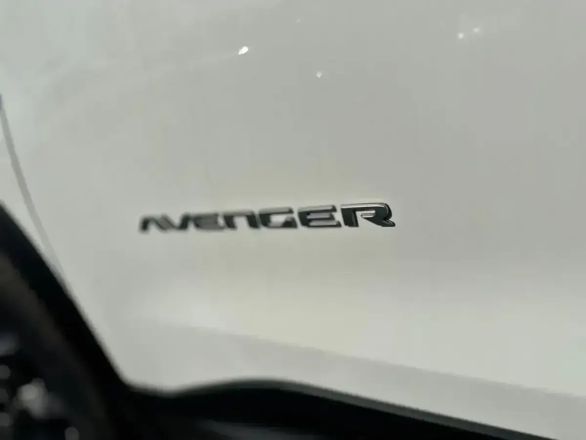 Käytetty Jeep Avenger Altitude 100 HP (73 kW) 2024 Valkoinen Katumaasturi