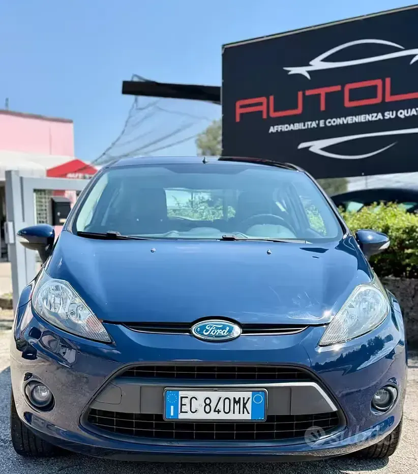 Usata Ford Fiesta 68 CV (50 kW) 2010 Blu Berlina