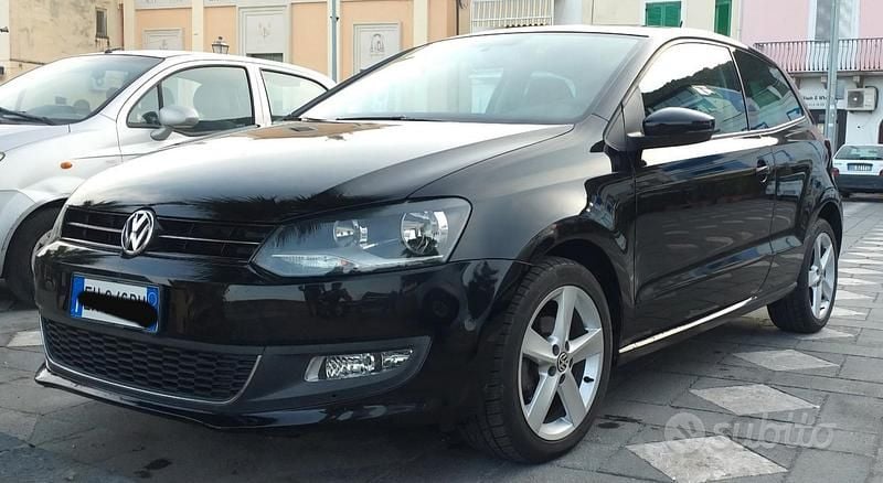Nero Usata 2013 VW Polo Highline Tre volumi | 6300 € (Super prezzo) - Immagine 1/4