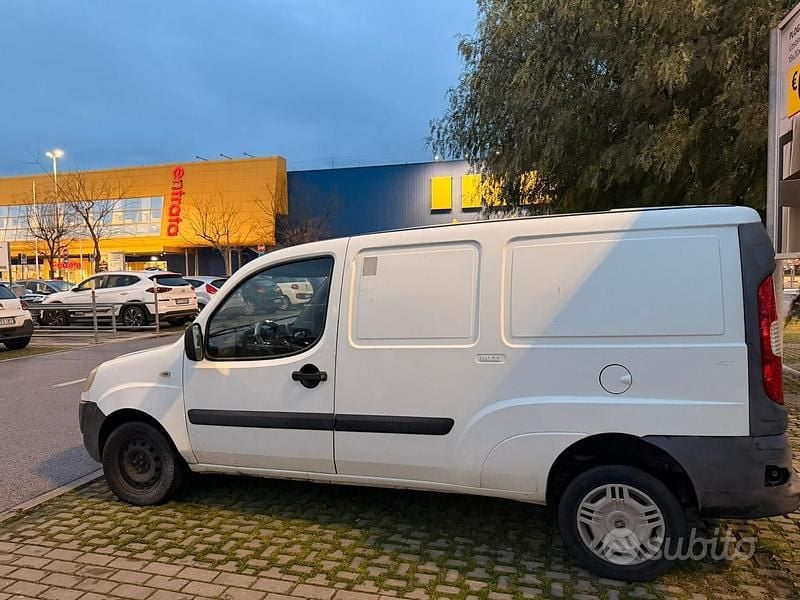 Usata Fiat Doblò 103 CV (75 kW) 2008 Bianco Monovolume