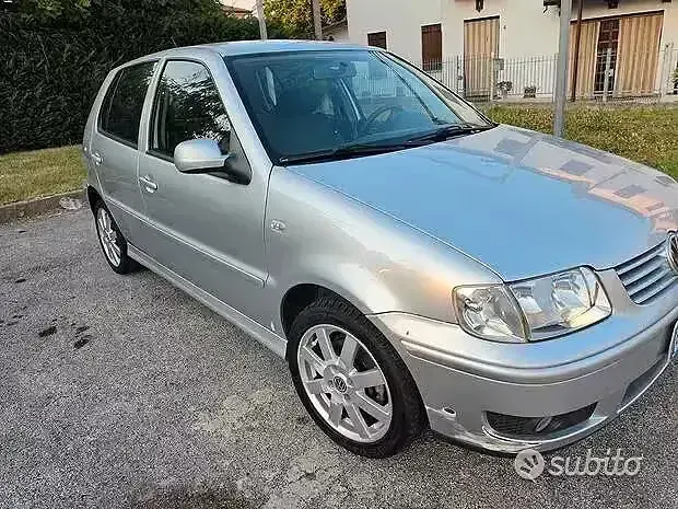 Usata VW Polo Comfortline 75 CV (55 kW) 2002 Grigio Berlina
