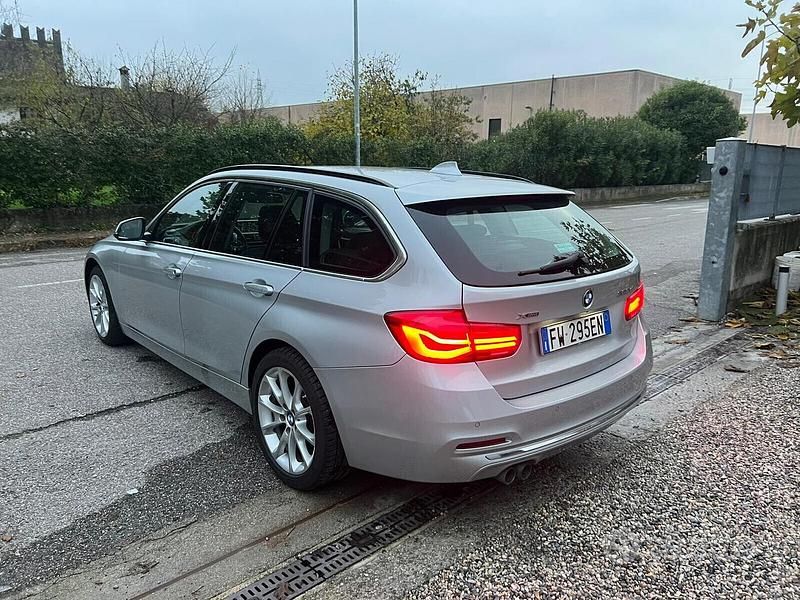 Usata BMW 320 Luxury Line 190 CV (139 kW) 2019 Grigio Station wagon