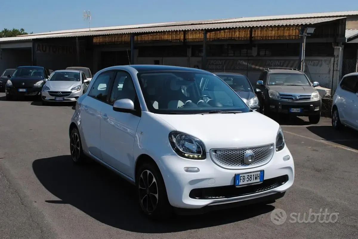 Usata Smart ForFour 71 CV (52 kW) 2015 Bianco Utilitaria