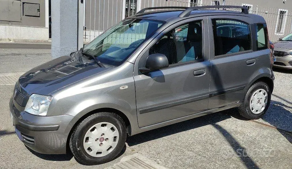 Usata Fiat Panda Active 69 CV (50 kW) 2012 Grigio Utilitaria