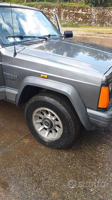 Usata Jeep Cherokee 1989 Grigio SUV