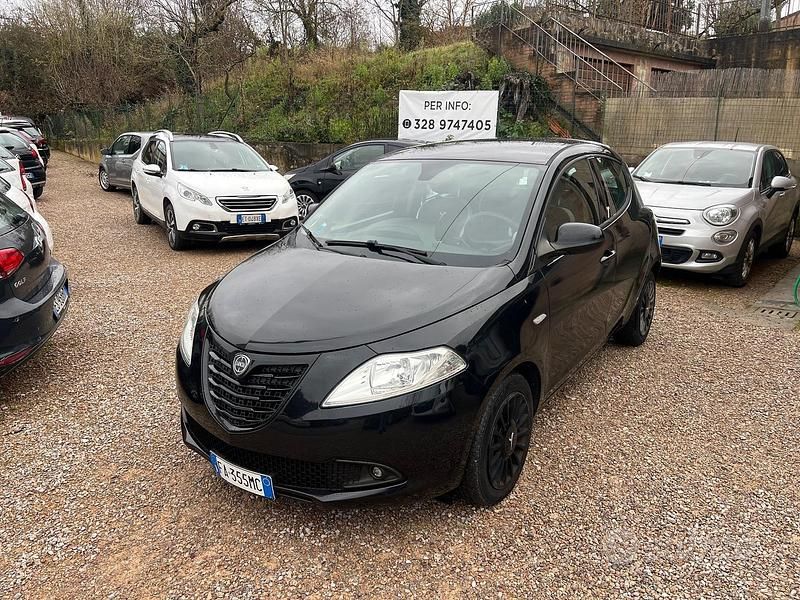 Nero Usata 2015 Lancia Ypsilon Gold Due volumi | 7700 € (Buon prezzo) - Immagine 1/4