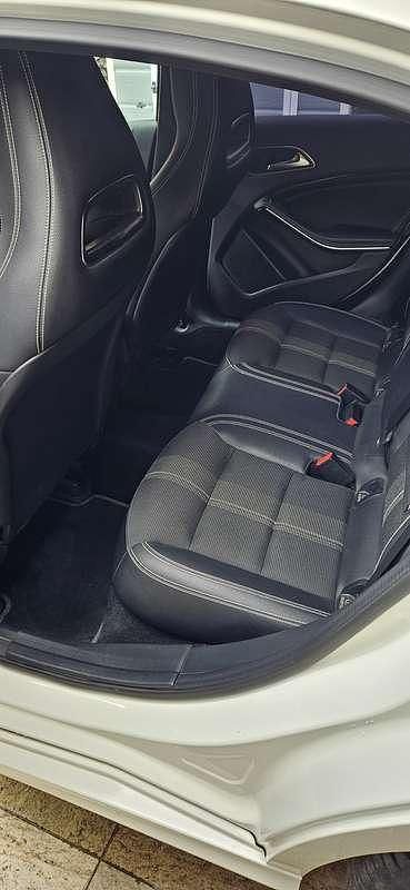 Usata Mercedes A180 109 CV (80 kW) 2017 Bianco Berlina