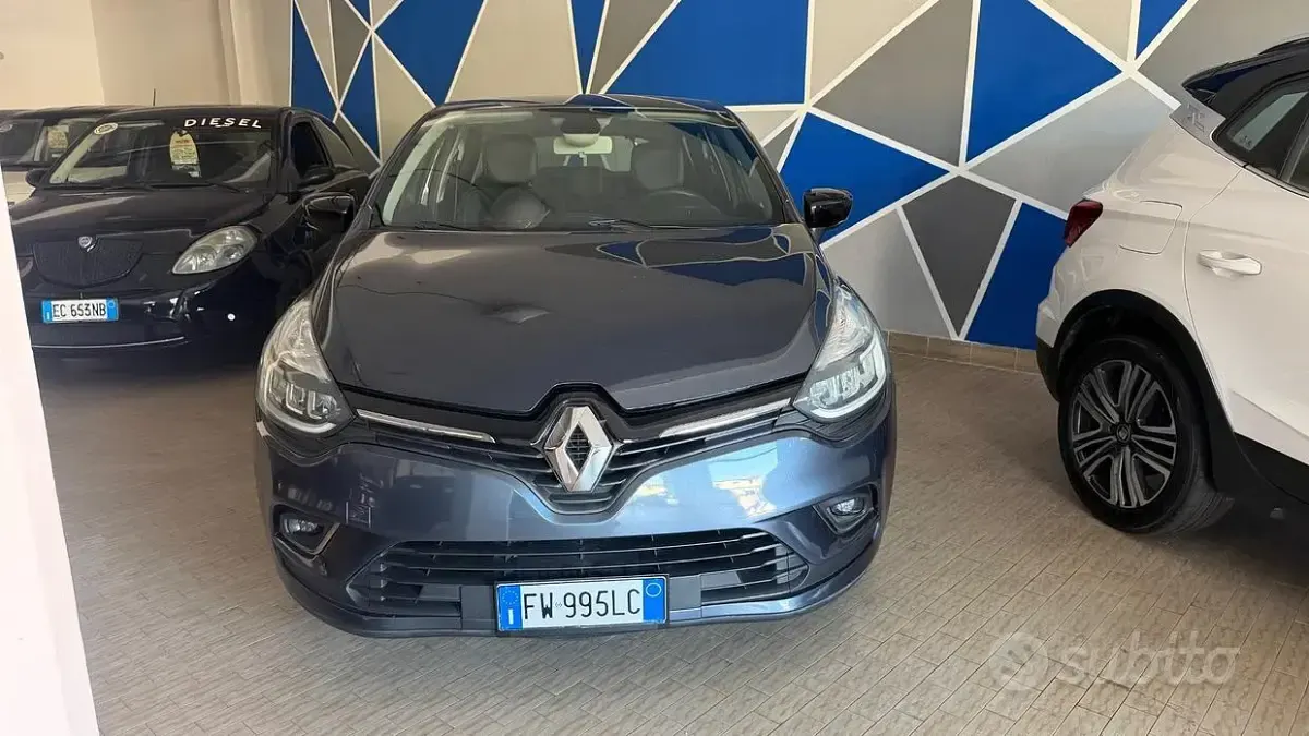 Usata Renault Clio IV Intens 90 CV (66 kW) 2019 Grigio Berlina