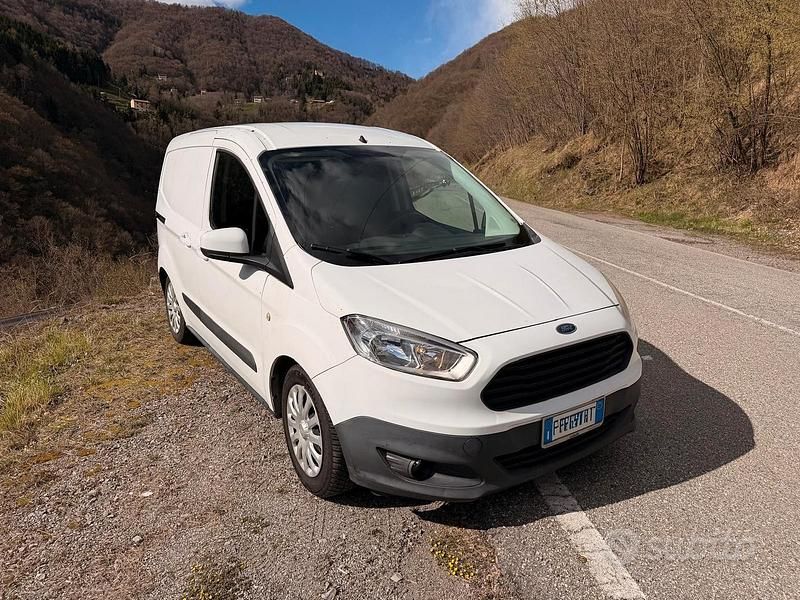 Usata Ford Courier 76 CV (55 kW) 2016 Bianco Monovolume