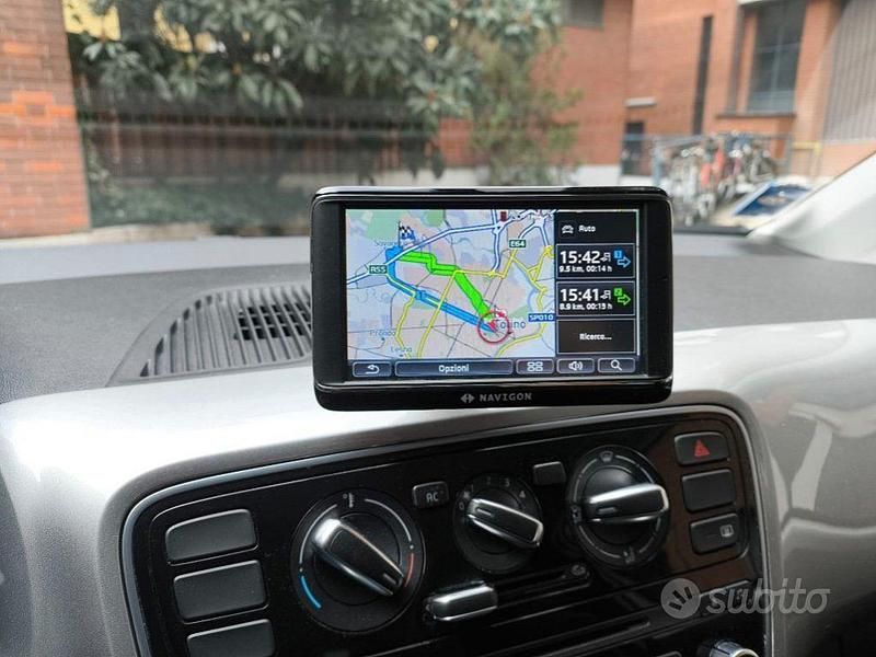 Usata VW up! high up! 75 CV (55 kW) 2012 Bianco pastello Utilitaria