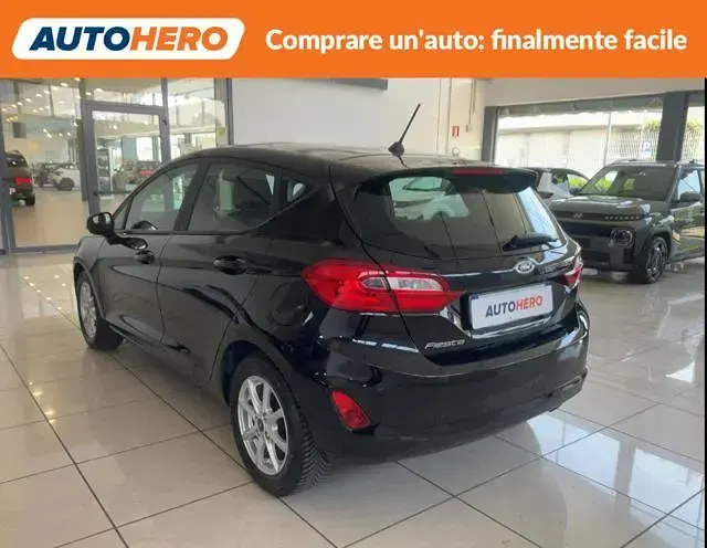 Usata Ford Fiesta 86 CV (63 kW) 2017 Nero Utilitaria