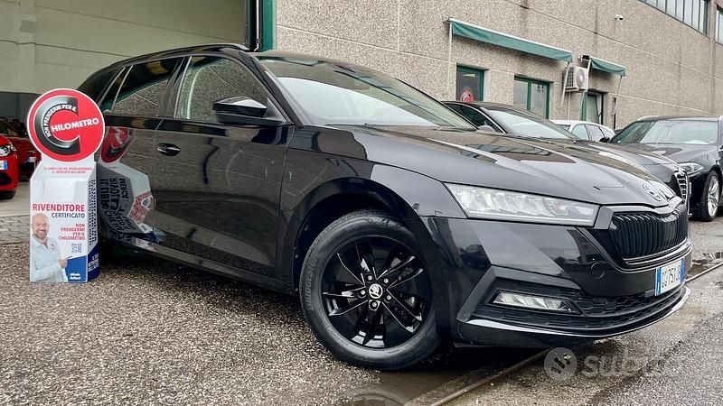 Usata Skoda Octavia Executive 116 CV (85 kW) 2021 Grigio Station wagon