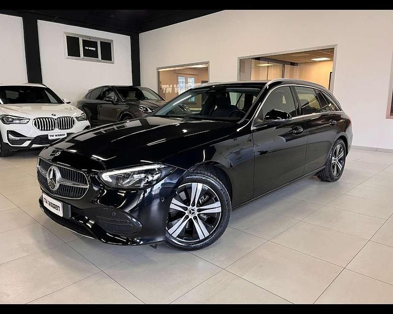 Usata Mercedes C220 200 CV (147 kW) 2023 Nero Station wagon