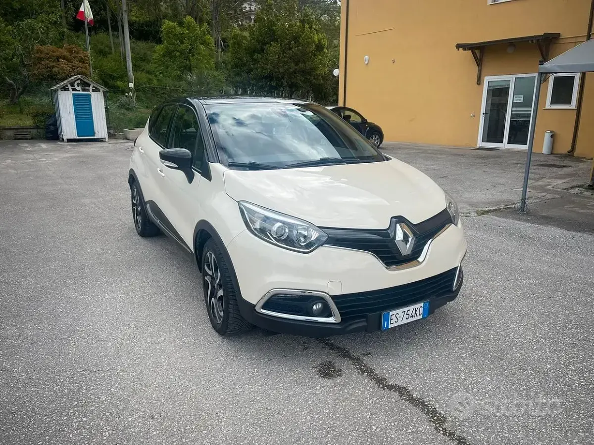 Usata Renault Captur 90 CV (66 kW) 2013 Beige SUV