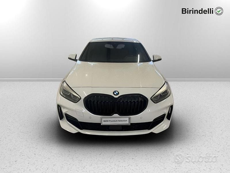 Usata BMW 120 M Sport 190 CV (139 kW) 2022 Alpin white pastello Utilitaria