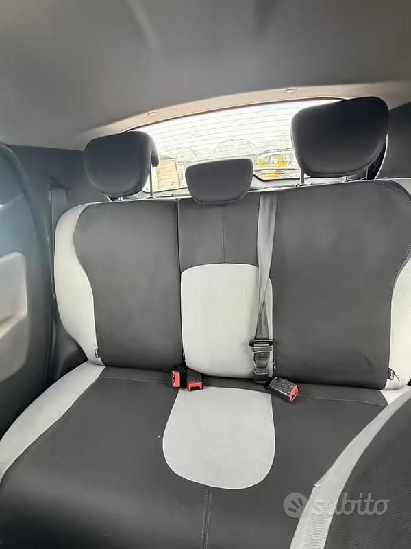 Usata Lancia Ypsilon 69 CV (50 kW) 2012 Rosso Utilitaria