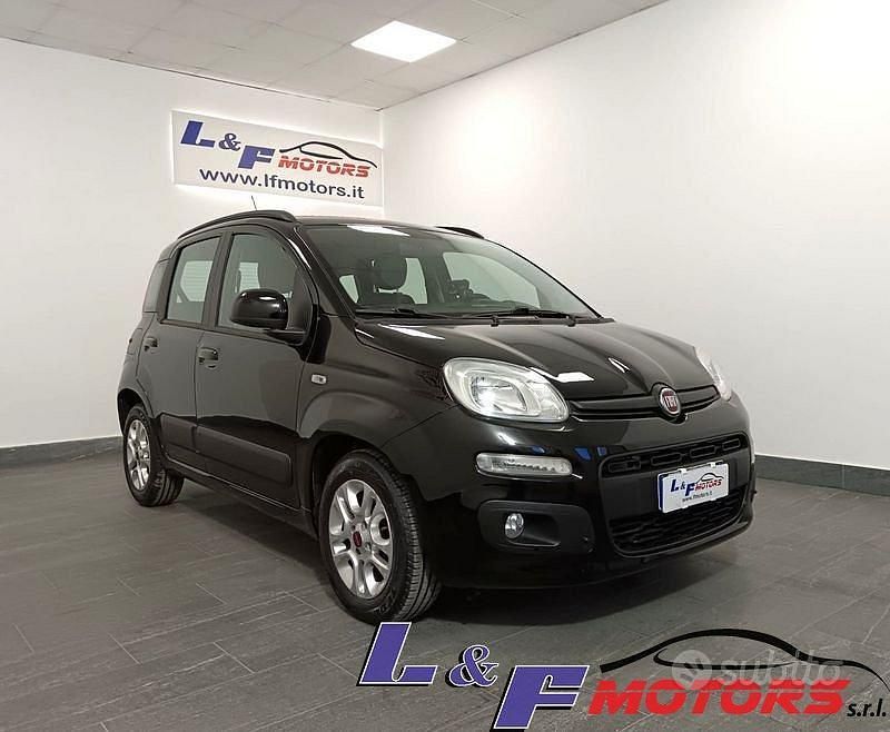 Usata Fiat Panda Lounge 69 CV (50 kW) 2016 Nero Utilitaria