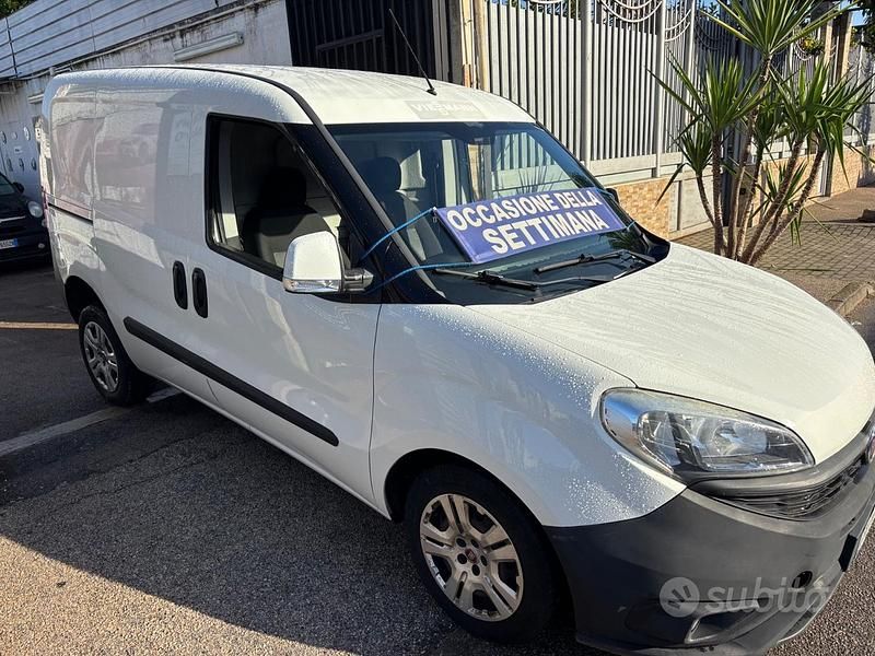 Usata Fiat Doblò Easy 105 CV (77 kW) 2015 Bianco Monovolume