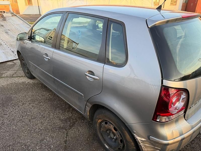 Usata VW Polo Sportline 80 CV (58 kW) 2008 Argento Utilitaria