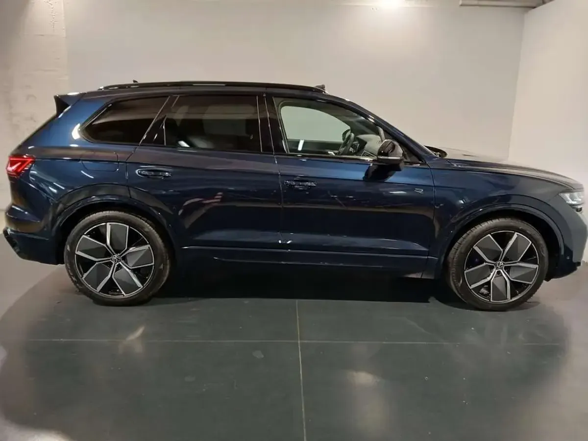 Usata VW Touareg R 462 CV (339 kW) 2024 Meloe blue crystal perlato SUV