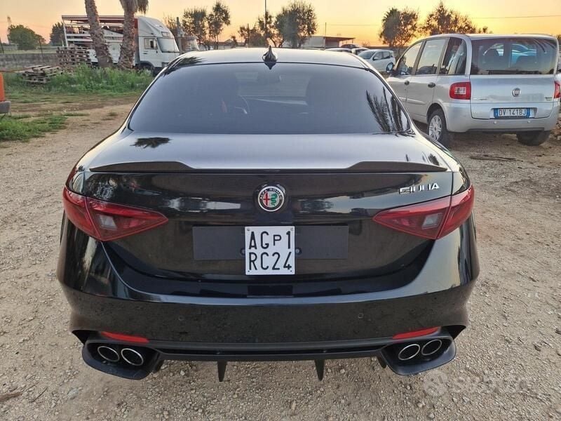 Second-hand Alfa Romeo Giulia Quadrifoglio 510 CP (375 kW) 2018 Negru Berlinǎ