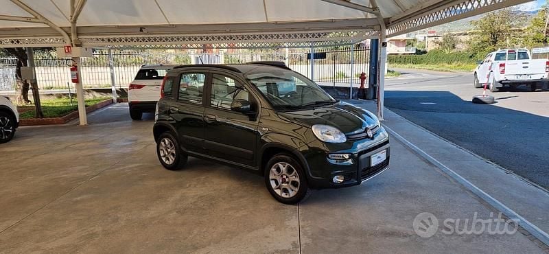 Usata Fiat Panda 4x4 Lounge 75 CV (55 kW) 2013 Verde Utilitaria