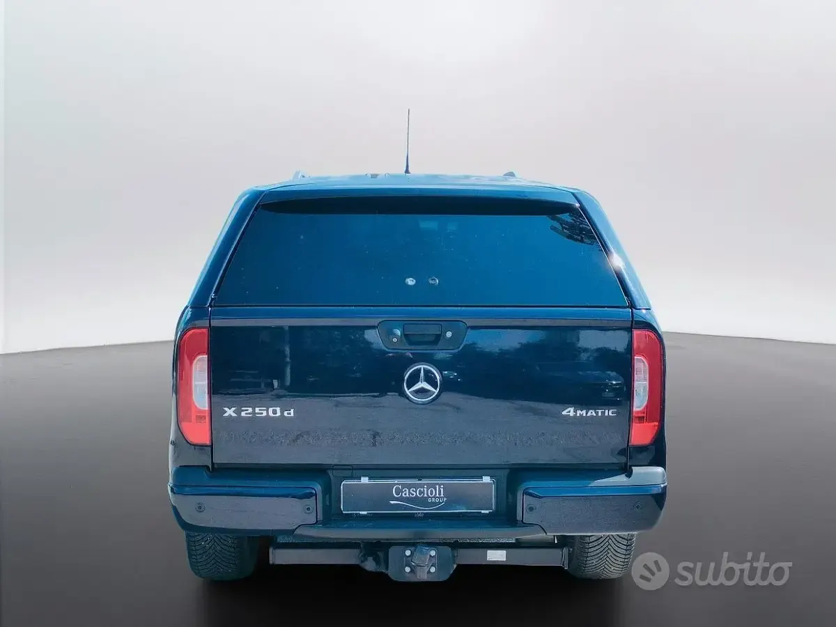 Usata Mercedes X250 Progressive 190 CV (139 kW) 2017 Blu Pick-up
