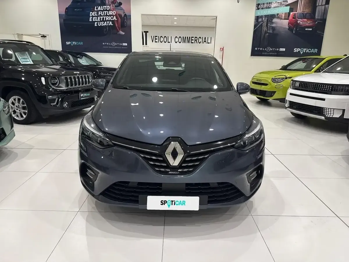 Usata Renault Clio Techno 140 CV (102 kW) 2022 Grigio Utilitaria