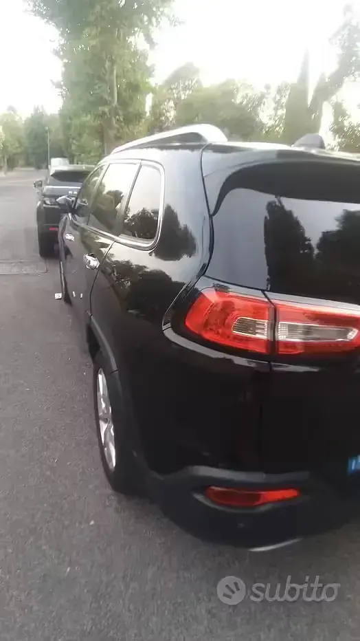 Usata Jeep Cherokee 170 CV (125 kW) 2014 Nero SUV