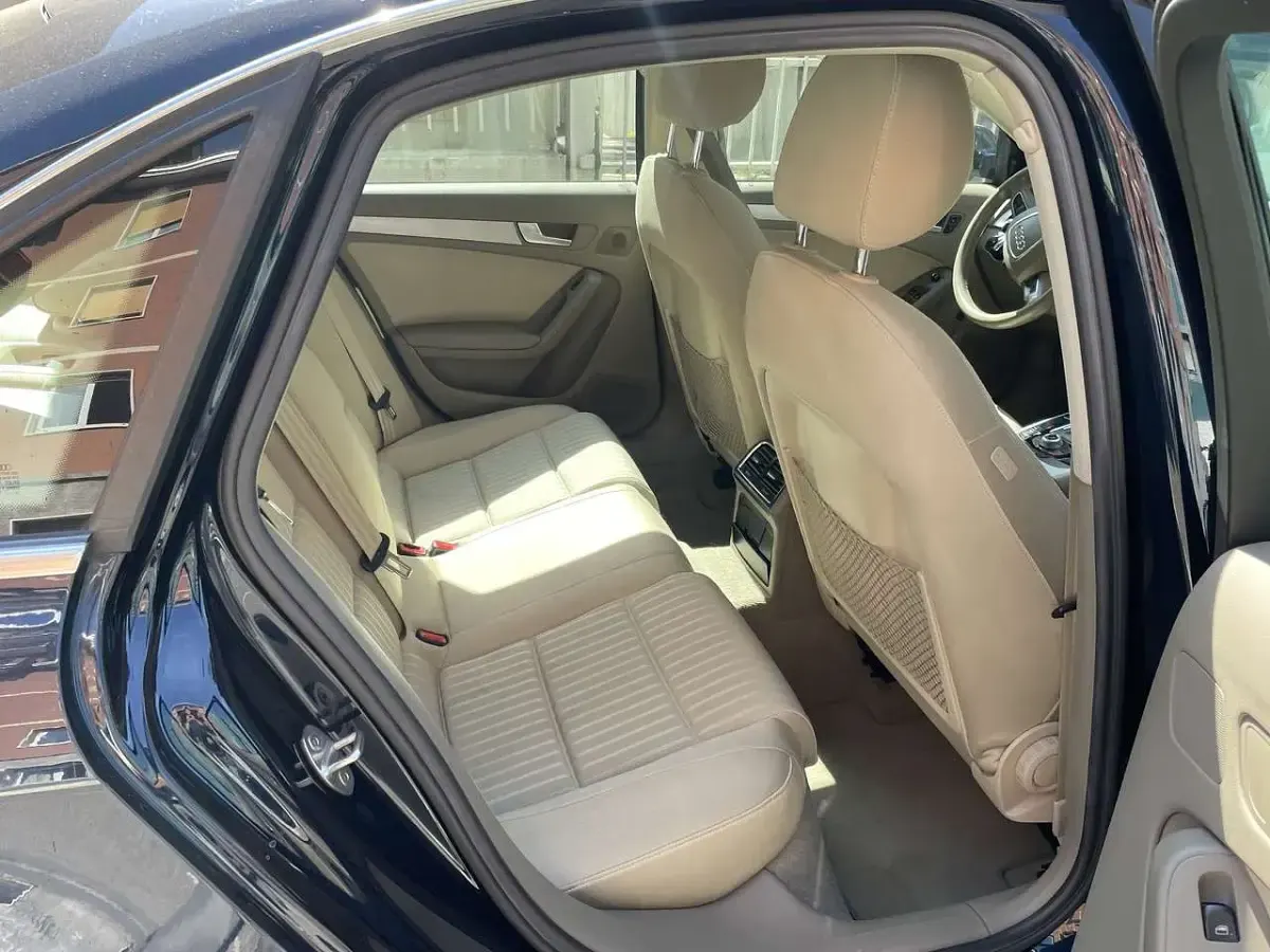 Usata Audi A4 Advanced 239 CV (175 kW) 2010 Blu/azzurro Berlina