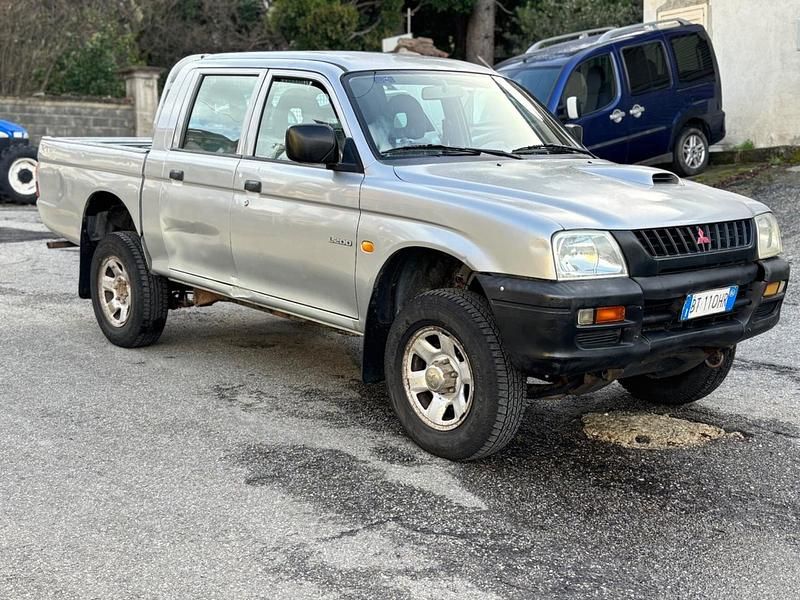 Usata Mitsubishi L200 100 CV (73 kW) 2001 Argento Pick-up