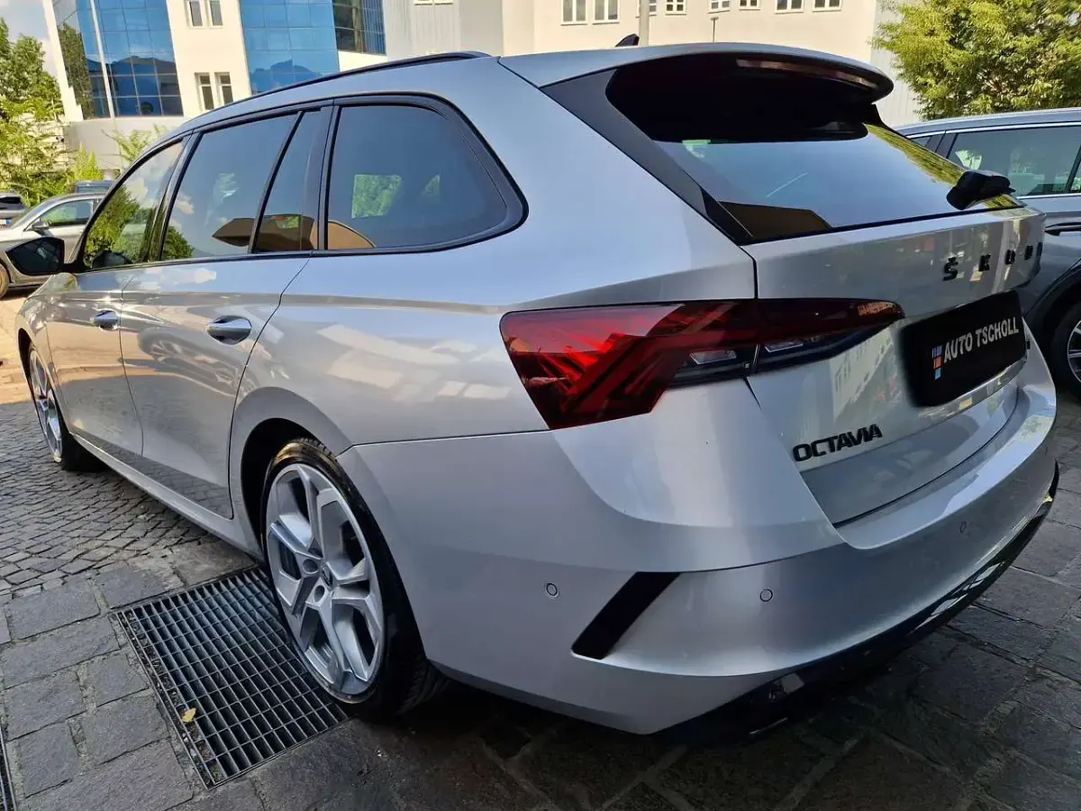 Usata Skoda Octavia RS 200 CV (147 kW) 2021 Brilliantsilber metallic Station wagon